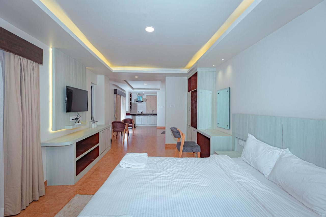 Poms Penthouse Lägenhet Pokhara Exteriör bild